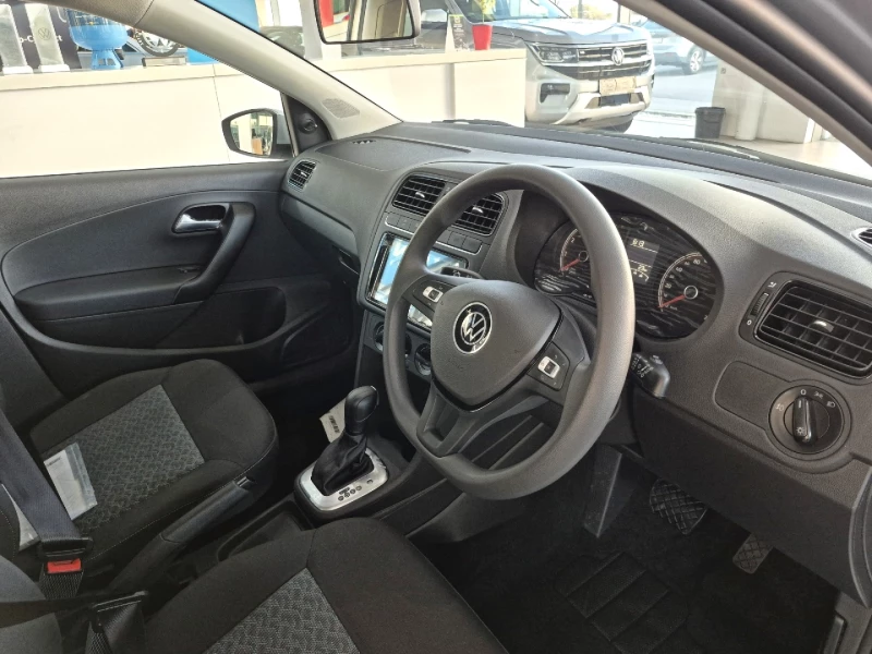VOLKSWAGEN POLO VIVO 1.6 77KW LIFE TIPTRONIC