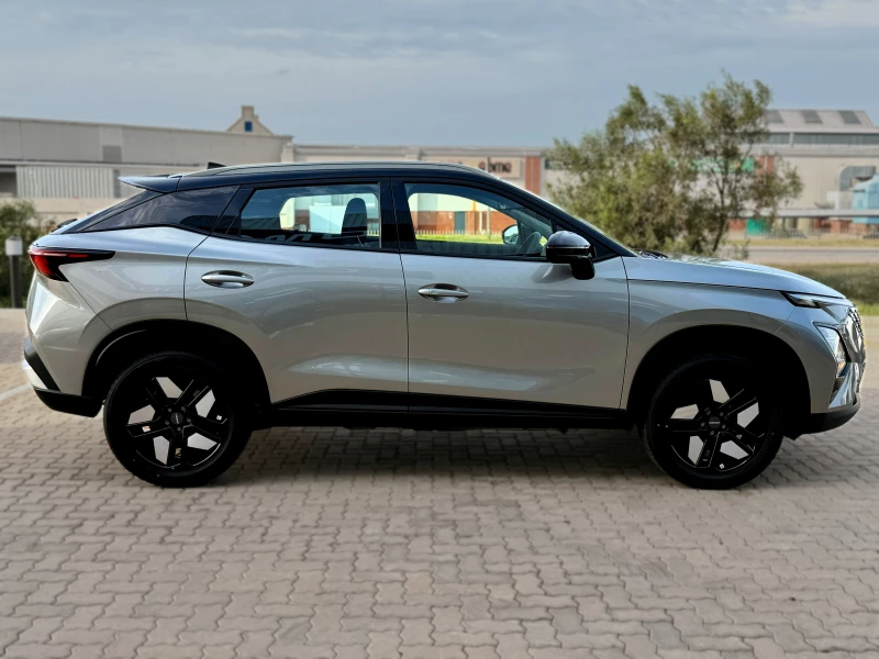OMODA C5 HEV