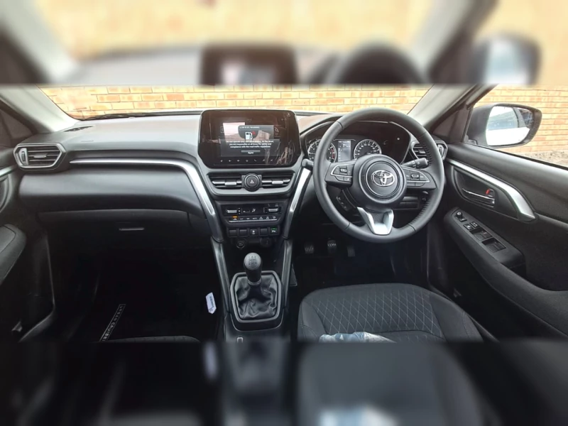 TOYOTA  URBAN CRUISER 15 XR MT