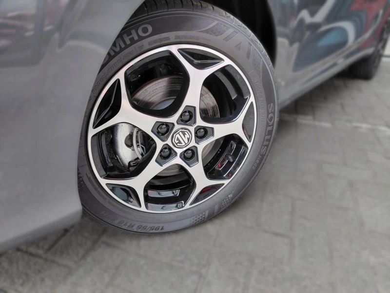 MG MG3 1.5L AT DELUX