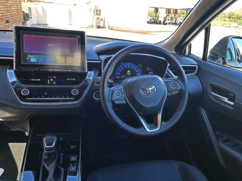 TOYOTA  COROLLA CROSS 18 HEV XS