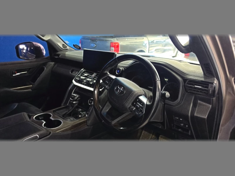 2021 Toyota Land Cruiser 300 3.5t V6 Zx