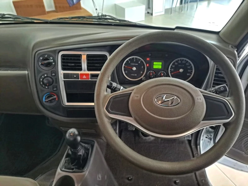 HYUNDAI H100 BAKKIE 2.6 SKD DECK F/L