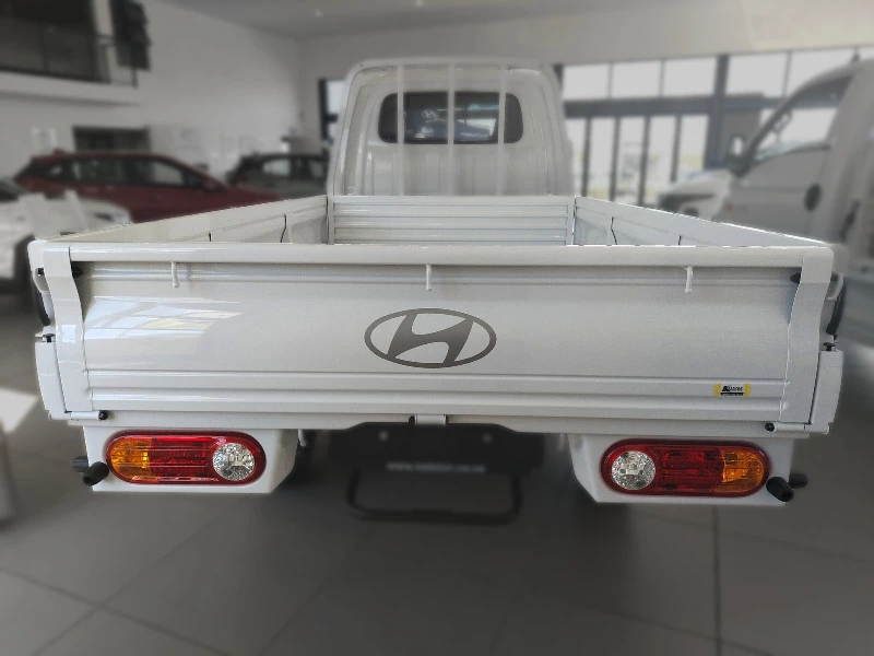 HYUNDAI H100 BAKKIE 2.6 SKD AC DECK F/L