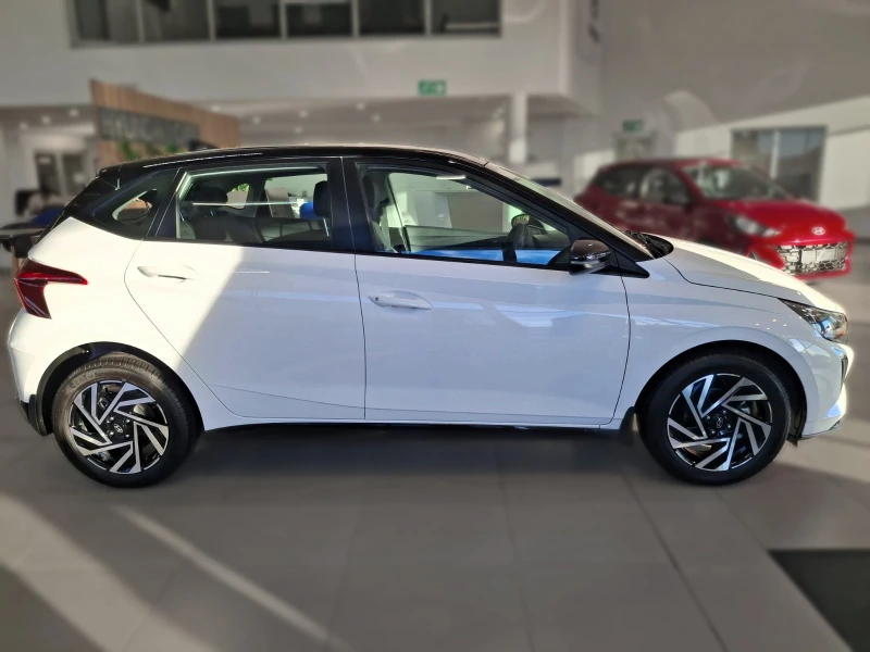 HYUNDAI I20 1.4 EXECUTIVE AUTOMATIC 2 TONE MY26